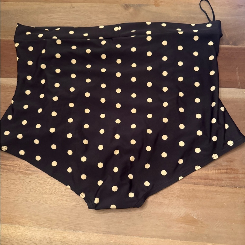 Vintage Black Cream Polka Dot High Waisted Shorts - Picture 4 of 5